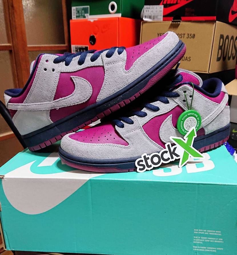 どうしてもDUNK low欲しくて、プレ値ではスニーカー買わないと決めてコツコツ
