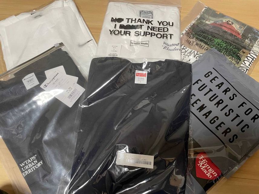 冬なのにTシャツばっか買ってる🥶