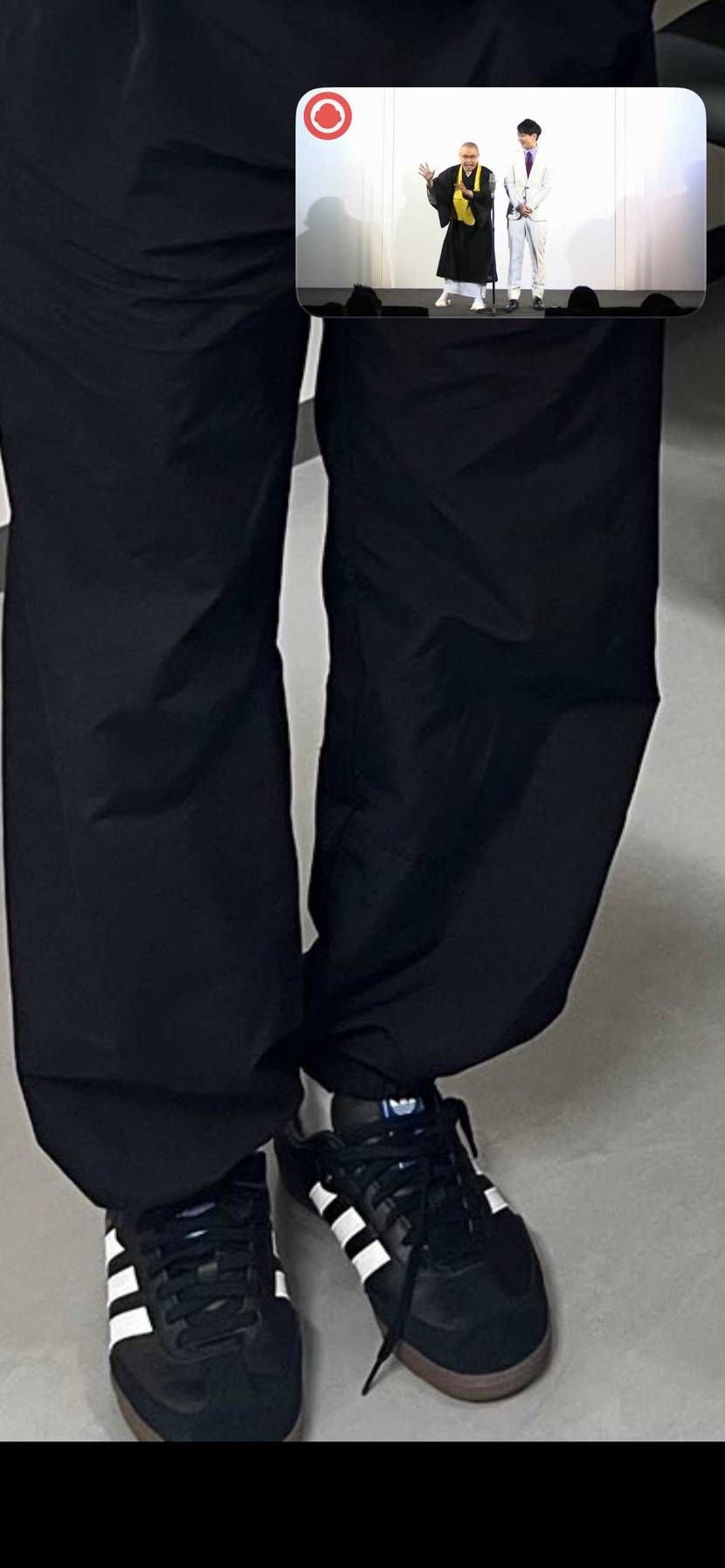 みなさん！！
このスニーカーはadidasのなにですか？
右上のYouTub