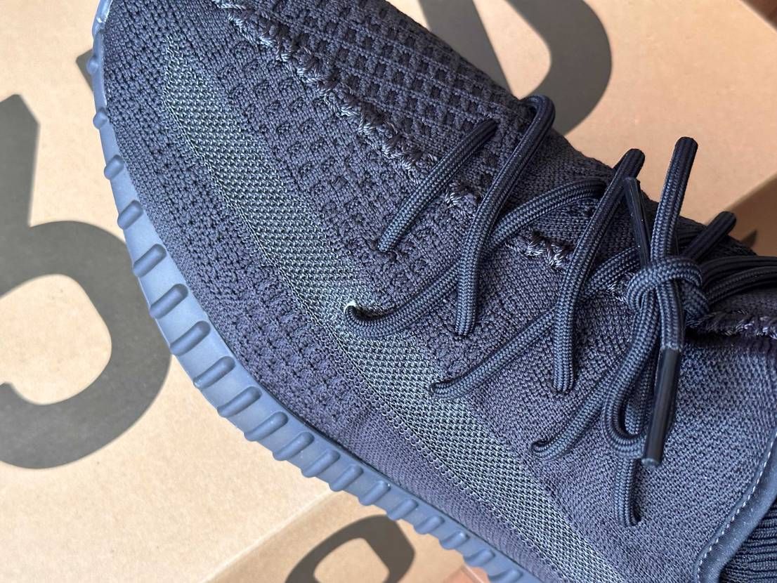 NIKEとは違うカッコ良さがありますね。
コメント欄でプレゼンしてくださった諸
