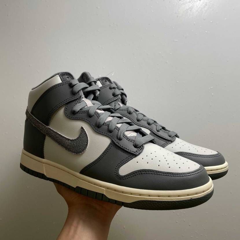 NIKE ナイキ DUNK HI RETRO SE VNTG LIGHT BONE (DM0582-001) 2022年 ダンク ハイ レトロ ビンテージ ライトボーン タンブルグレー サイズ：US10.5 28.5cm スニーカー【メンズ】