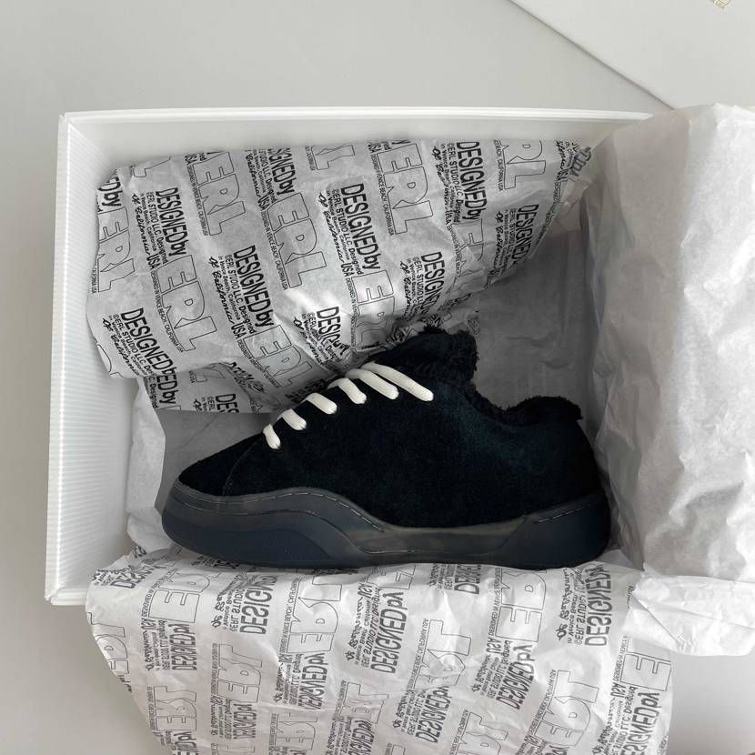 " Vamps Sneaker " DESIGNED by 