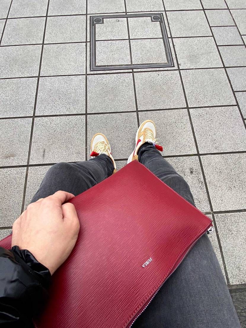 まーずやーどについて、彼女から「その地味なのアウトレットで買ったの？」と言われま