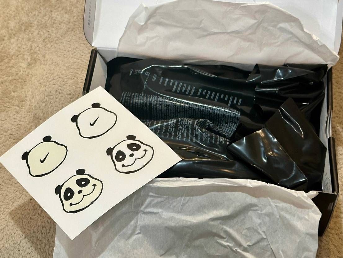 ダンクローパンダホワイト到着しました。箱に、切り取り線があり、何かな？と開けると