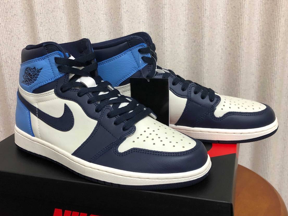 NIKE原宿から引き取ってとりあえず紐通して眺めながらかき氷
