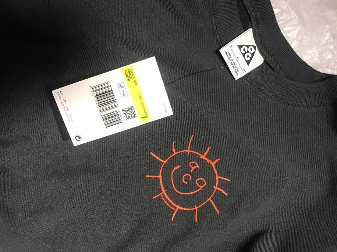 なんでこのTシャツヨーロッパでしか売ってないのか？