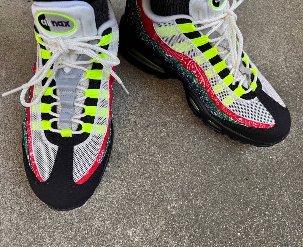 何故か心惹かれ二足買い。