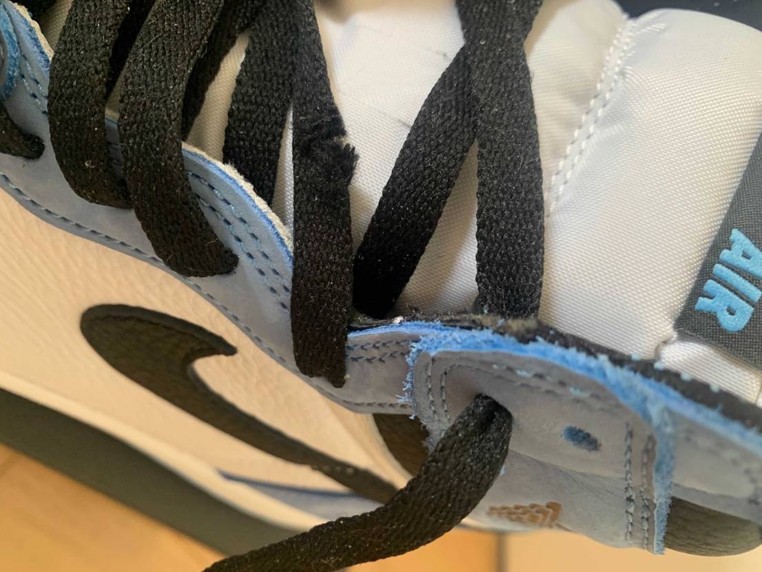 めちゃくちゃ良い色♪
しかし紐が半分切れてる状態で届いた.