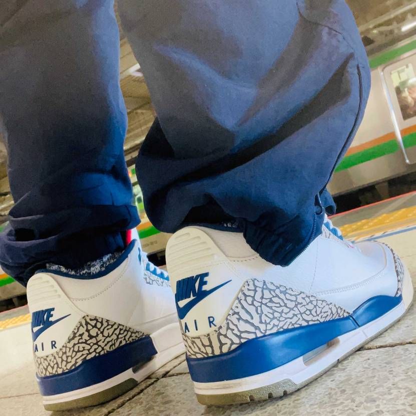 AJ3 トゥルーブルー
履くとめちゃくちゃカッコいいです！