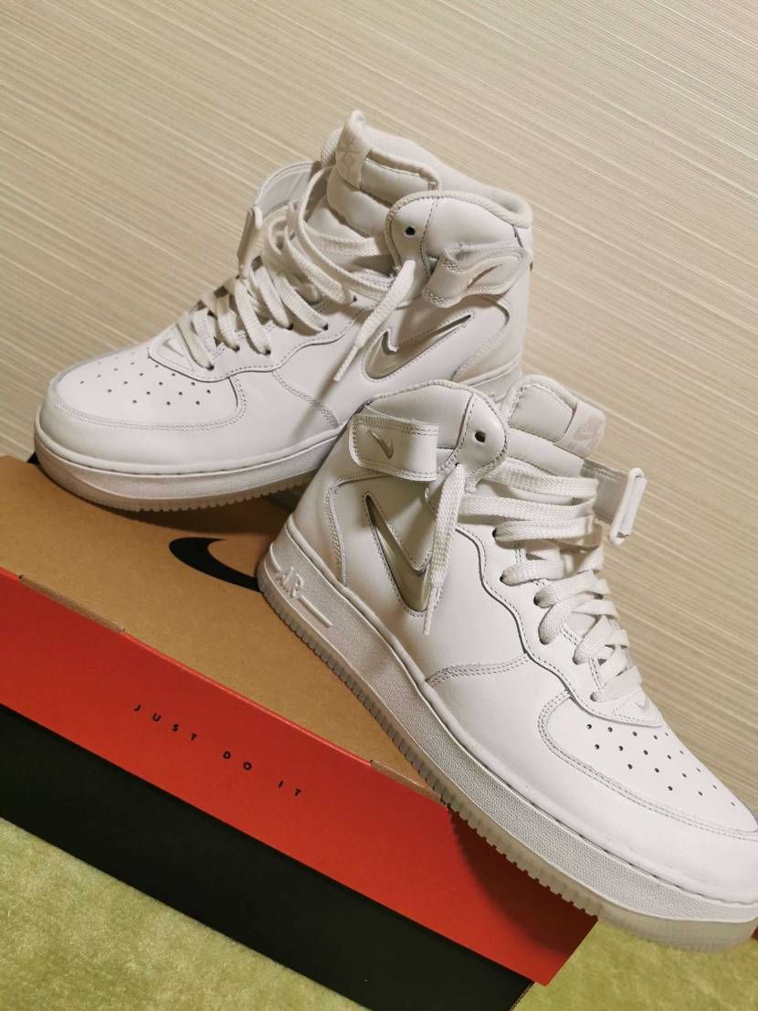 エイサップロッキーの影響でAF1mid好きになりました!
セールになったので即買