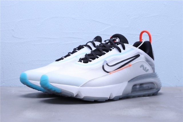 Air max2090?
レブロン履いてるやつ初めてみた