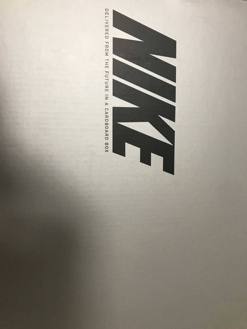 めっちゃ軽くてカッコいい！けどスポーツもアパレルもNIKE一強なのは辛い…