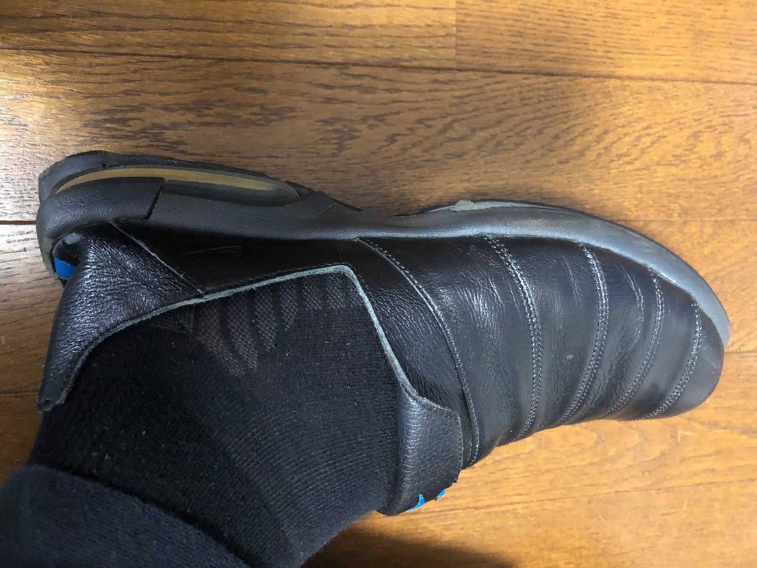 このサンダルの名前忘れちゃいましたが、先日、会社のロッカーに