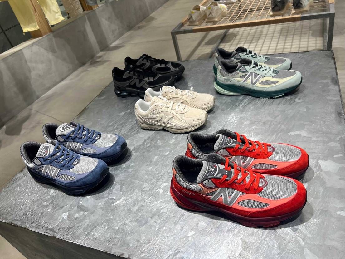 T-houseにて、990V6 3色とも良いカラーです
