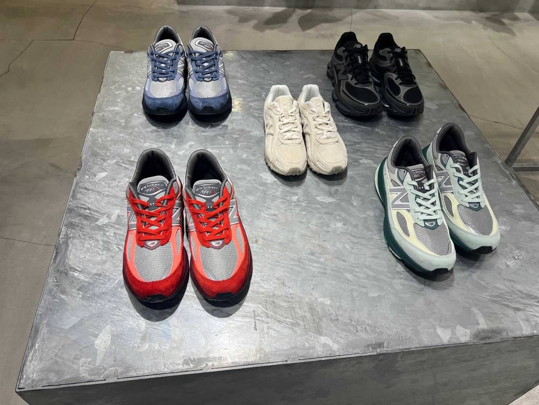 T-houseにて、990V6 3色とも良いカラーです