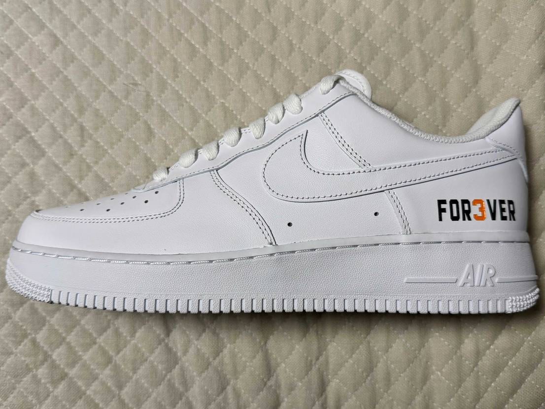 ジャイアンツ　値下げ長嶋茂雄モデル限定新品スニーカージャイアンツ 8/15予約開始｜Nike Air Force 1 '07 FOR3VER GIANTS｜抽選/販売/定価