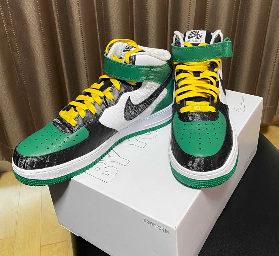 NIKE BY YOU で作ったエアフォース1(^^)

自分的には色合いカ