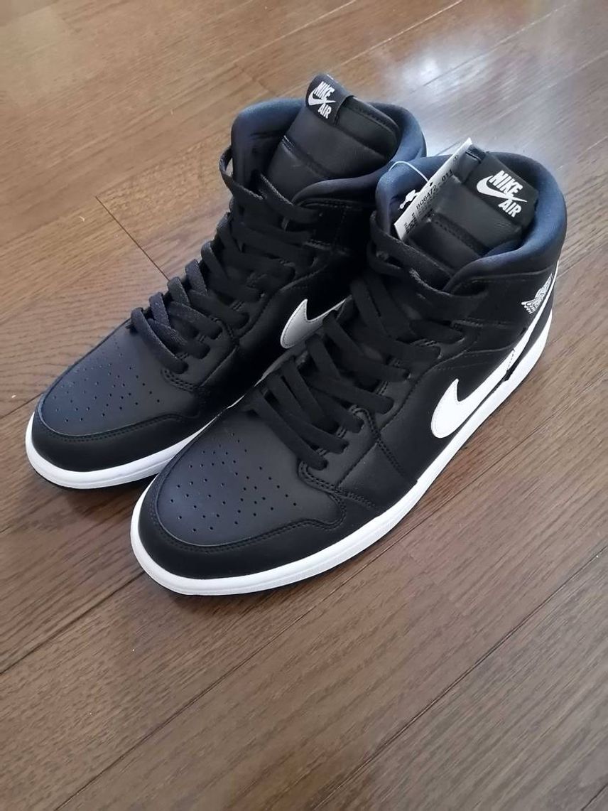 タンタグスワップ終了。
Jordan1mid Yin Yang風。長めのタンが好