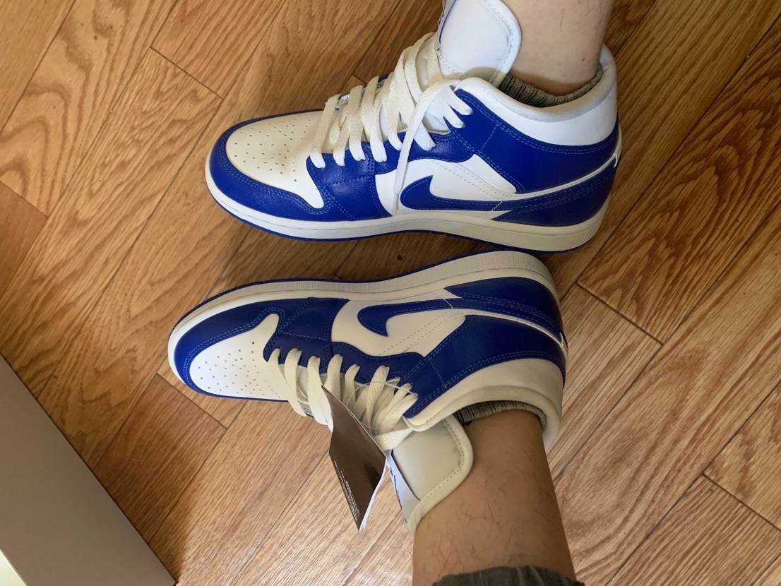 人気ないのでAJ1ミッド　だけど、いい感じだ。