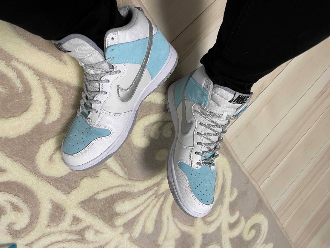 酔っ払い投稿
バイユーダンクで申し訳ない

ナイキのバ