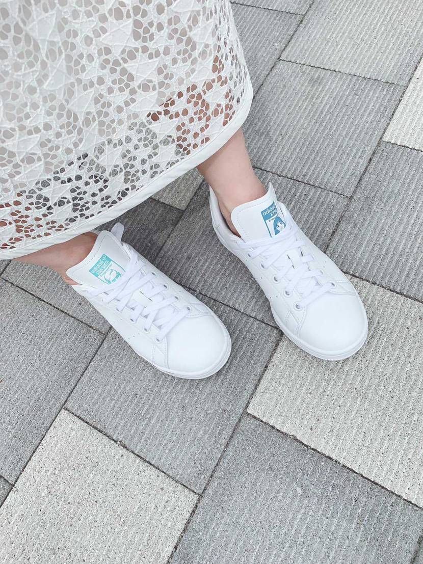 無事にシューレースを内側にしまってKYNEさんのイラストがち