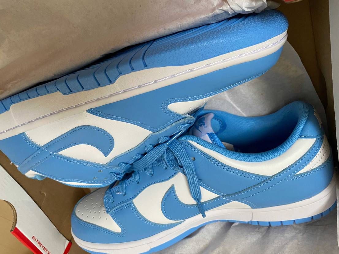 画像の靴に合う白ヒモ(今買える)やつを教えてくださいm(_ _)m