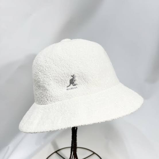 メッツのユニフォームに合わせるの
バケハがいいかキャップが