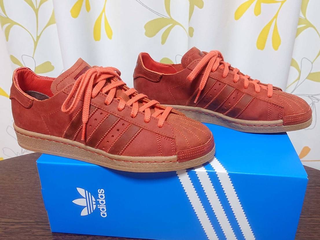 早速届きました！すごく上質レザーですよ🥺✨
シューレースは付属の白に替えてみま