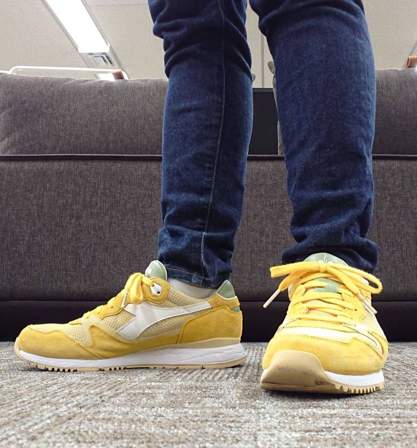 イタリアのリキュールをモチーフにしたカラーです🍋
初めて買