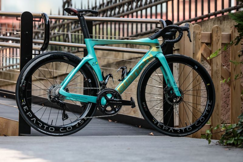 イタリアの老舗ロードバイクブランド「Bianchi」をオマー