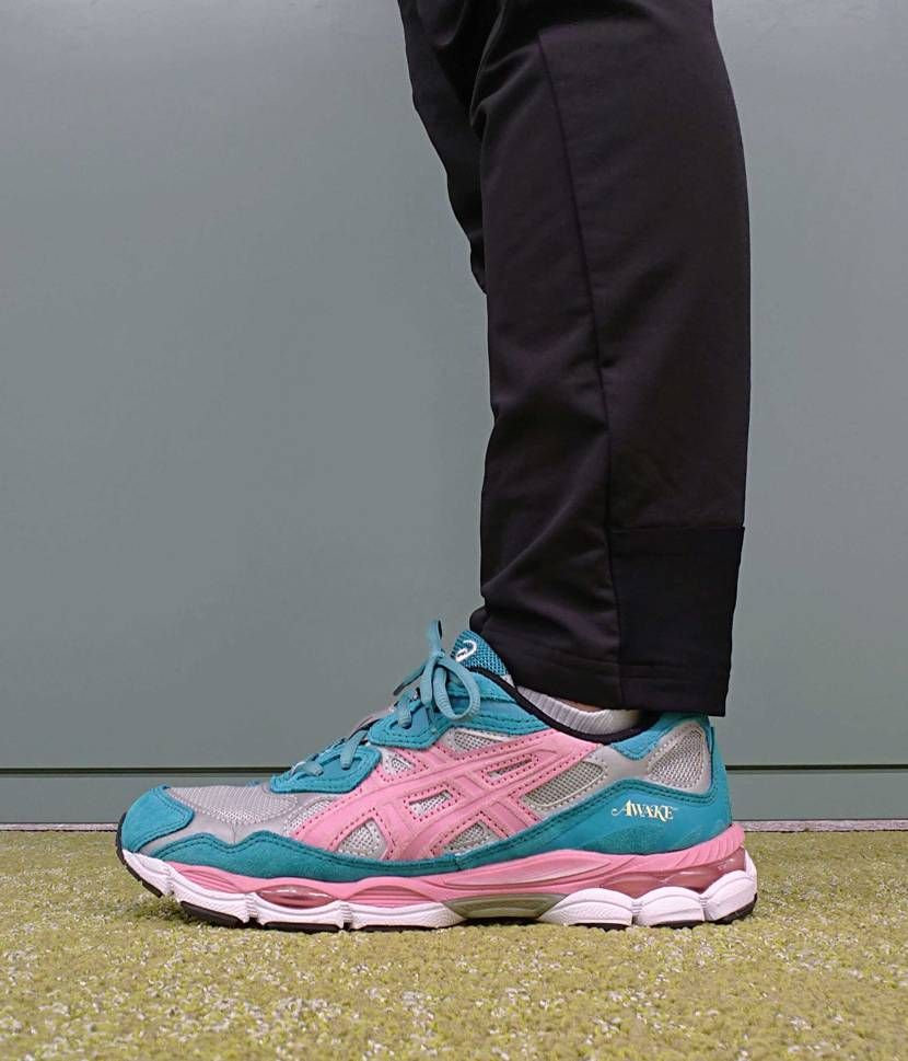 asicsの中でもお熱いモデルの一つGEL-NYです！
海外展開のランシューの