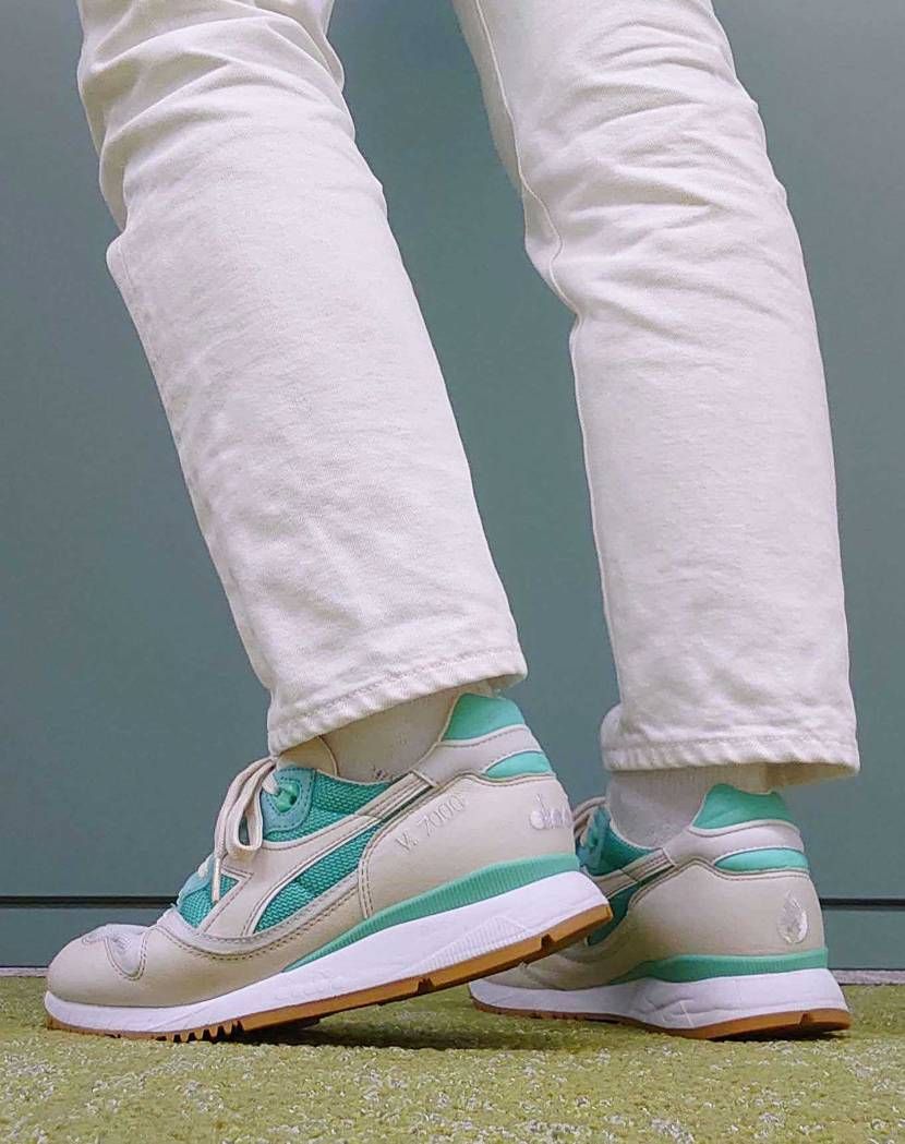 チェレステカラーって何とも言い難い絶妙(微妙?)なカラーだと