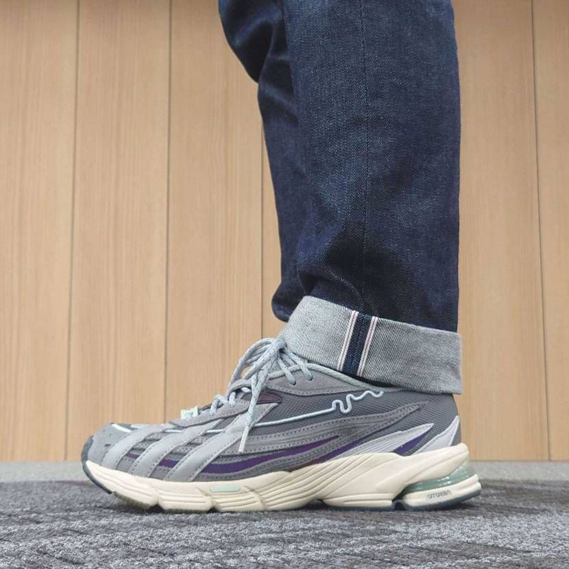 adidasのハイテク系?もなかなか履きやすいですよ✨