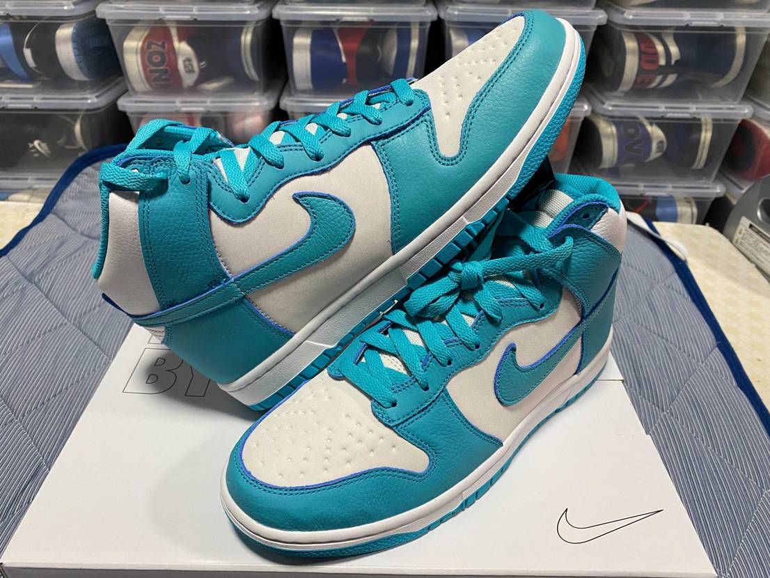 ダンクバイユーのターコイズは、緑強め💪