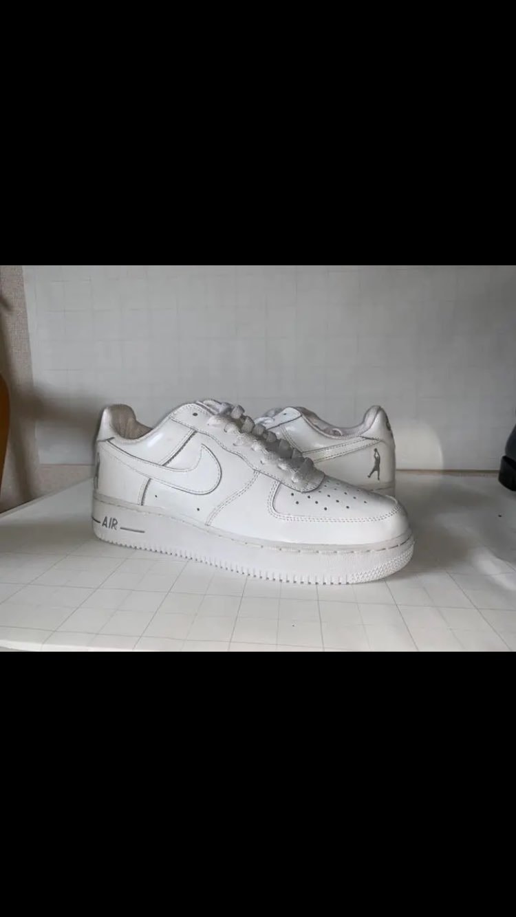 この靴って実在するの？？
af1bape supremeってやつ
あ、ちなみ