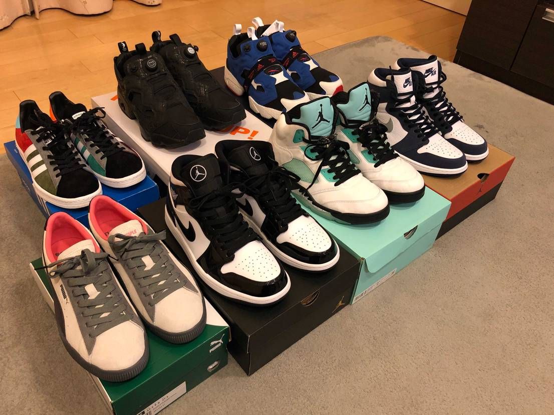 夜中に謎のテンションが上がってまだ下ろしてないスニーカーを並べてみました❗️
