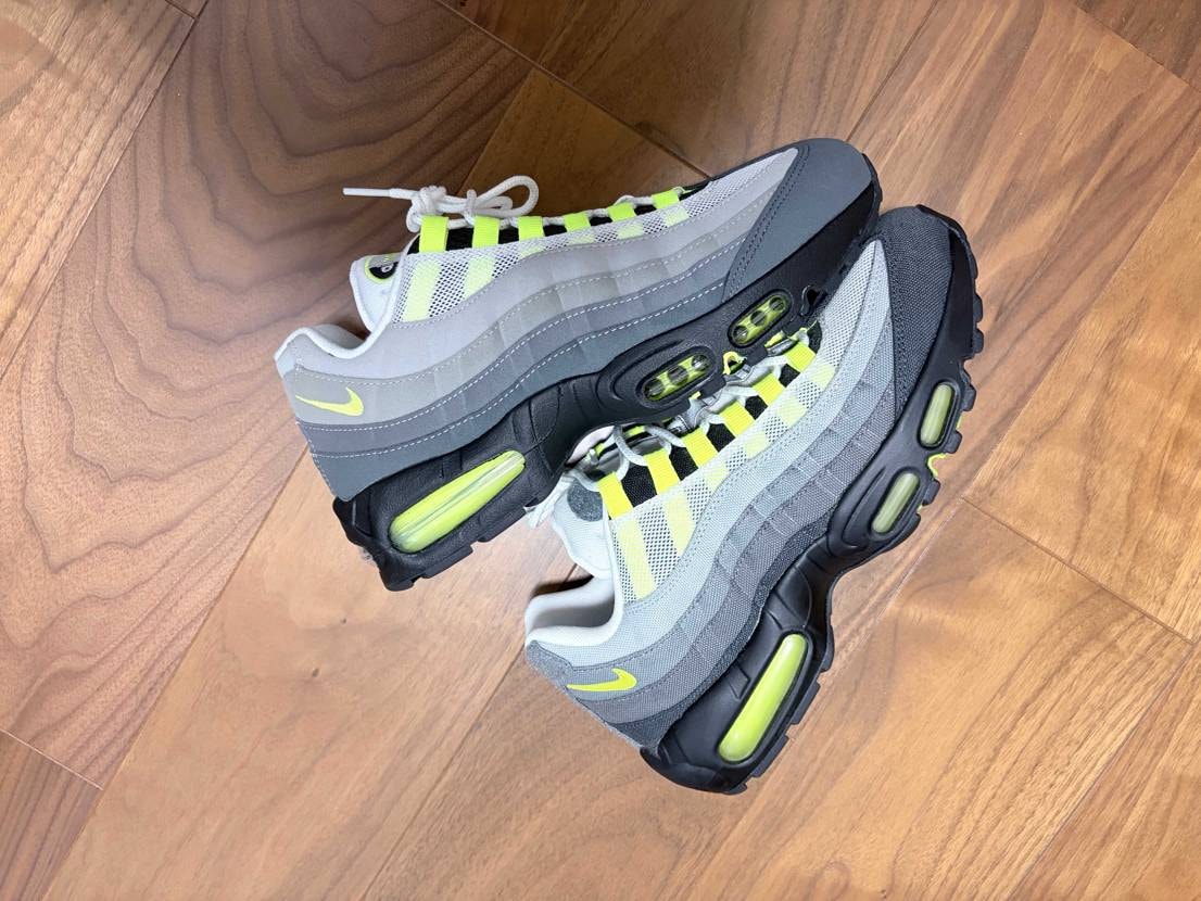 最近届いたイエグラとパッチOG（どっちも27.0cm）を並べてみました。素材とか