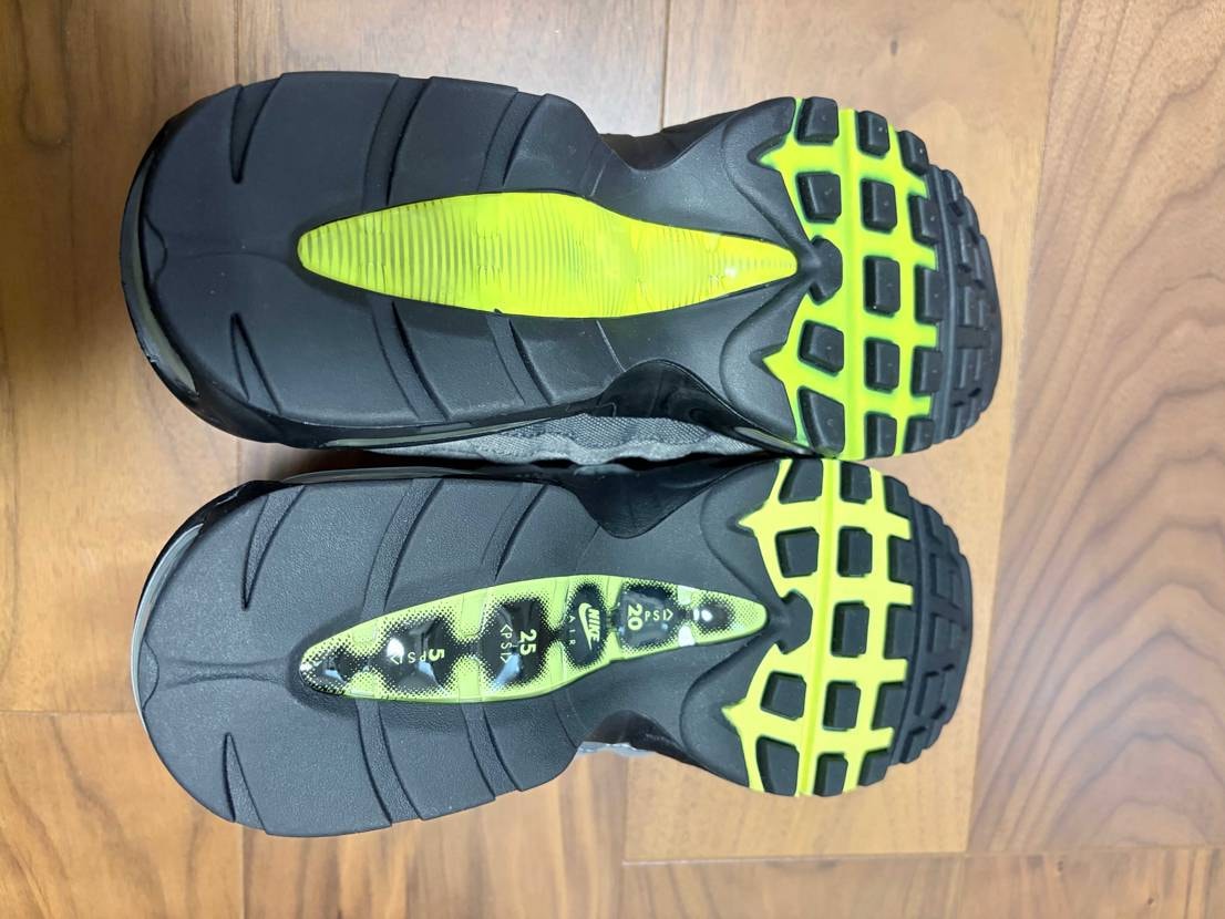 最近届いたイエグラとパッチOG（どっちも27.0cm）を並べ