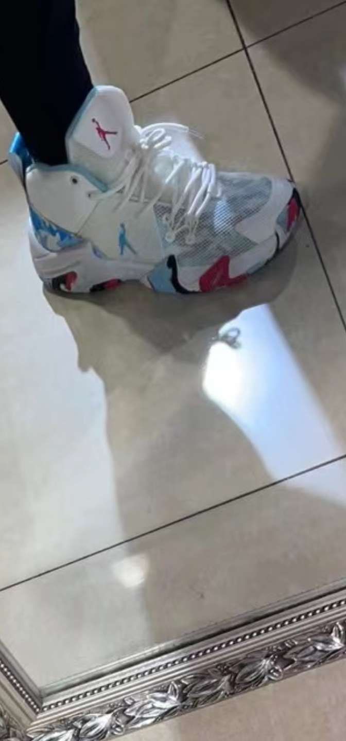 ご存知の方教えていただきたいです🙇
相方が中国に遊びに行っていて、こんな写真を