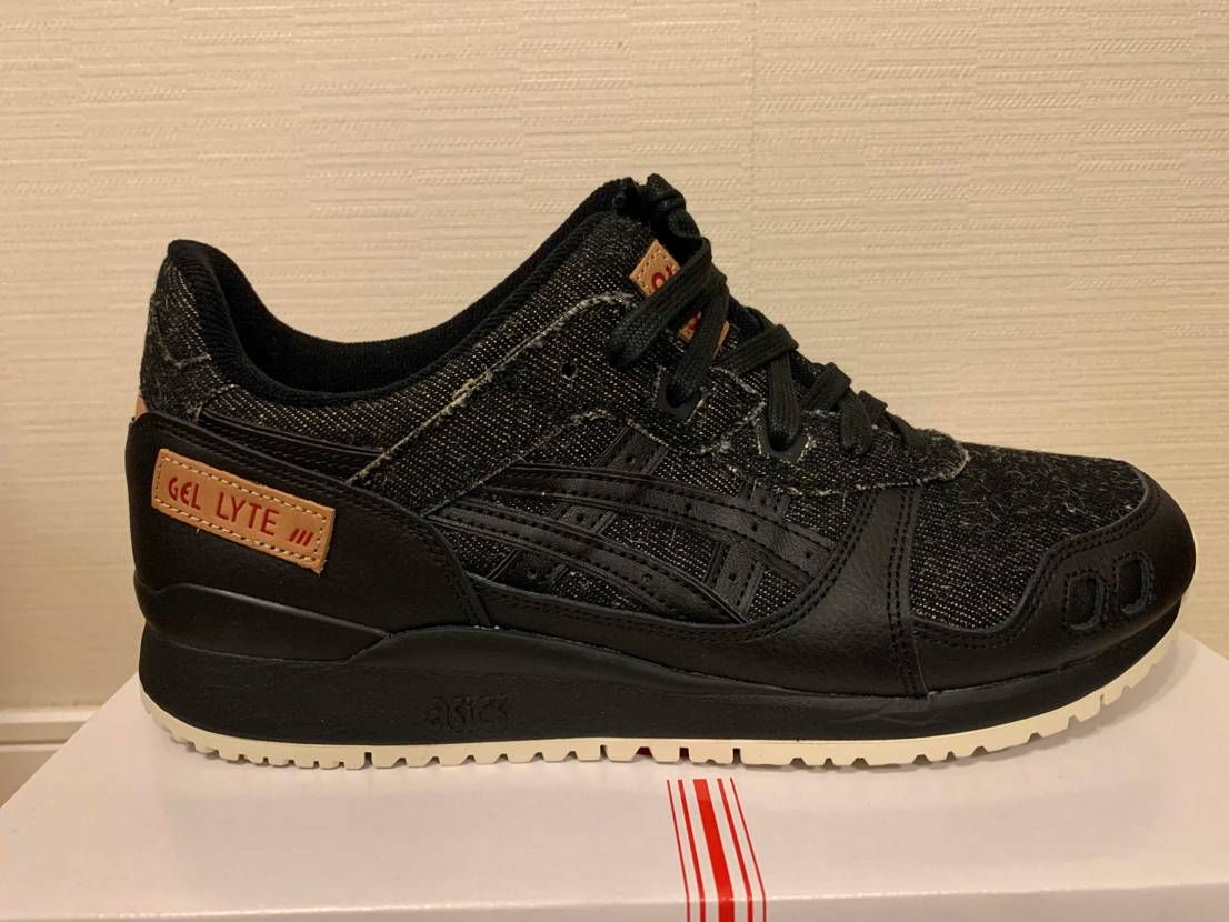 皆さんの投稿見て初のASiCS!
サイドのGEL LYTEⅢのタグ サイコー�