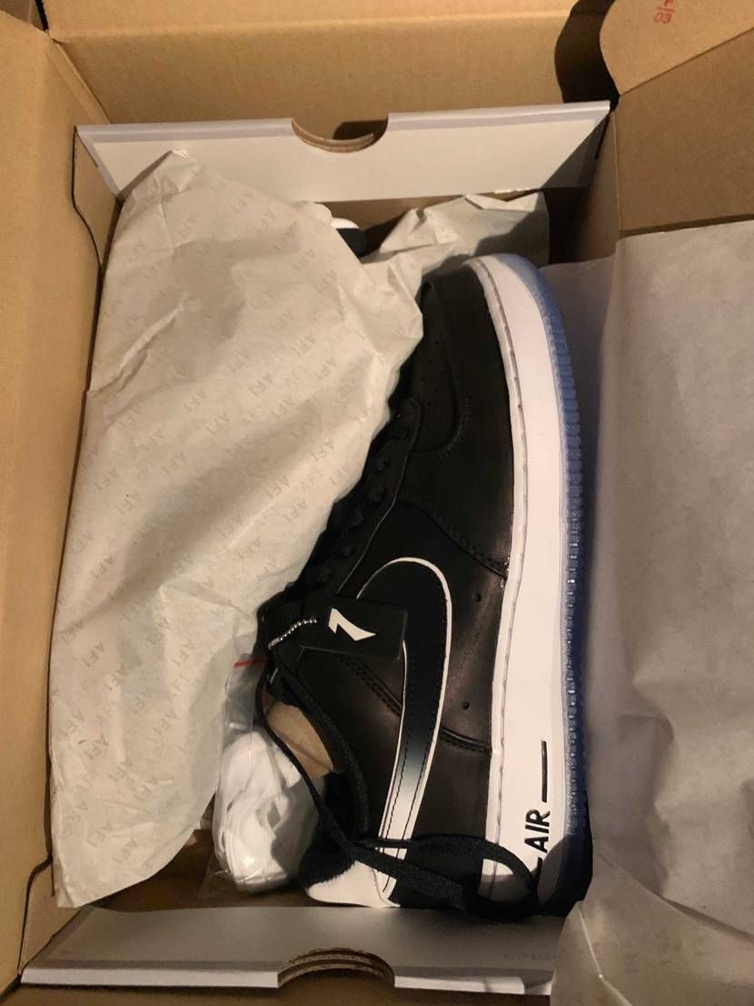 本日、nike、END、snsより到着😀
コレクションが増えていく😊