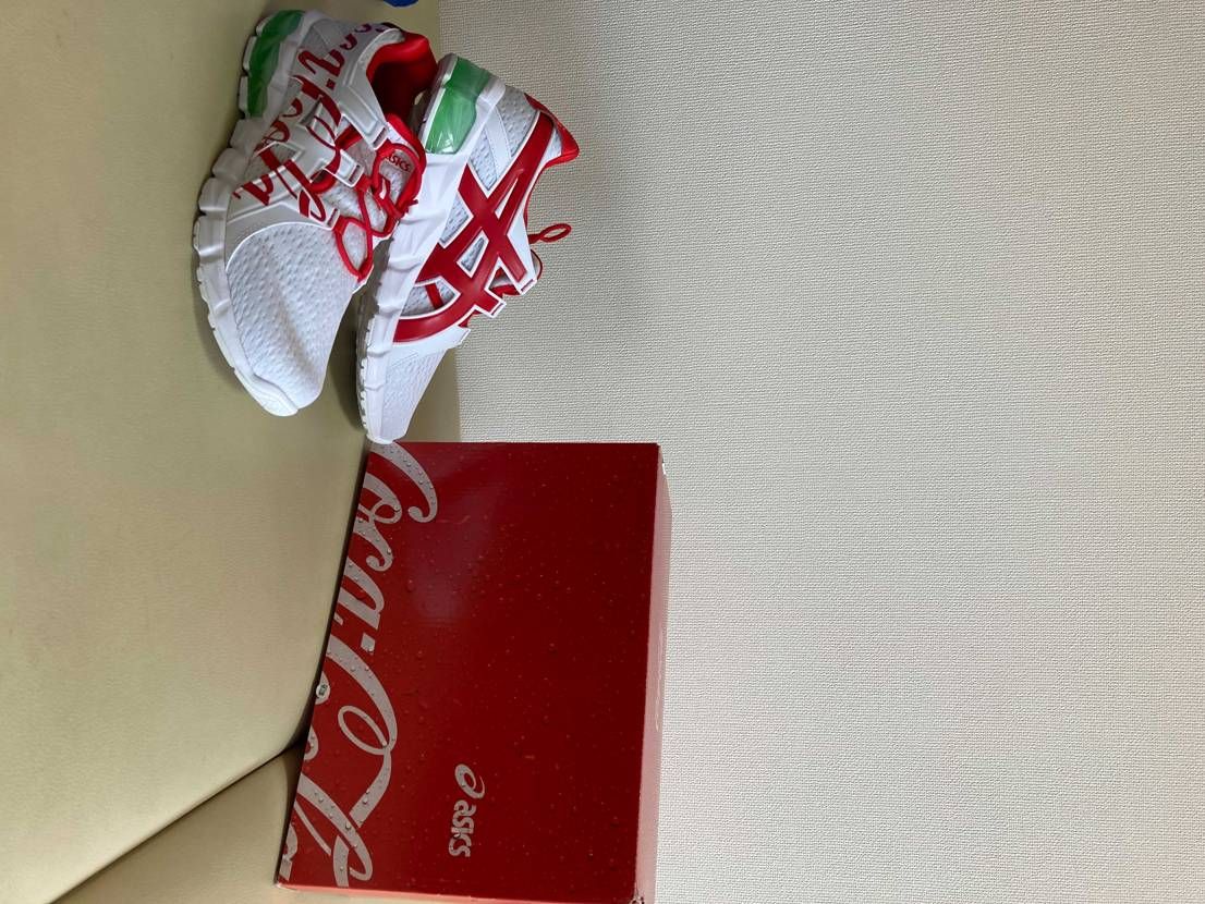 Amazon kicksで半月を待ってられないからキャンセルして、asicsから