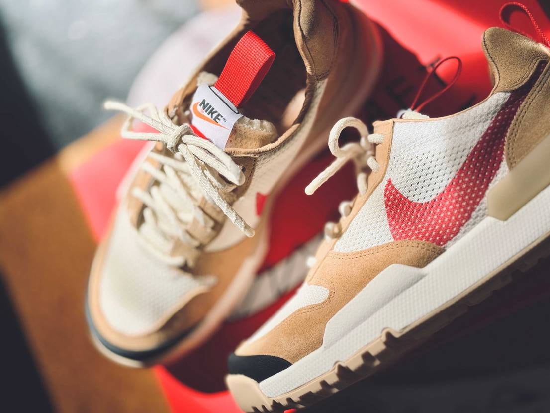 ぱっと見わからないけど、手に取ると細部まで丁寧なこだわりを感じられる。NIKEで