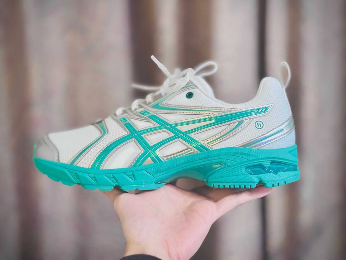 HIDDEN NY/ASICS
GEL-DS TRAINE