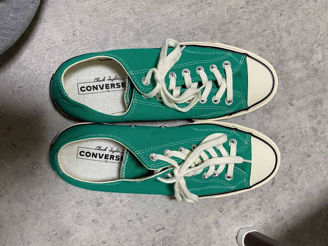 新しいです。一度だけ履いた事があります。
コンバ-ス 19