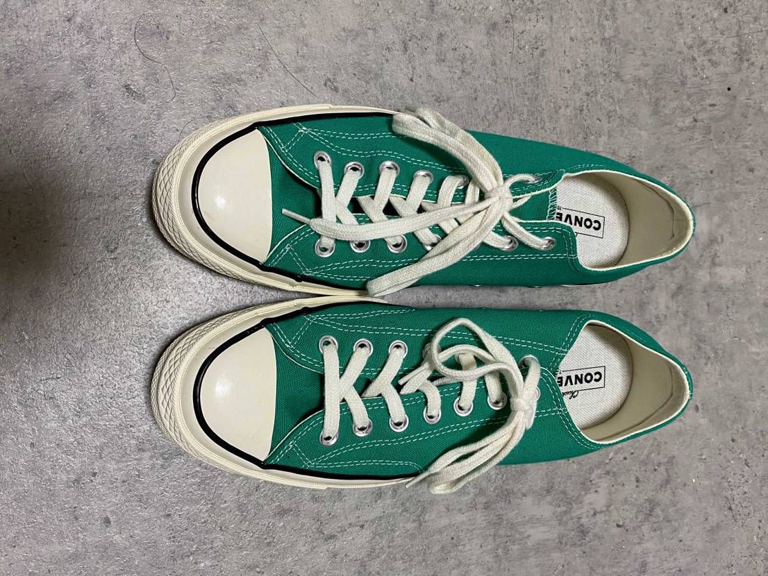 新しいです。一度だけ履いた事があります。
コンバ-ス 19