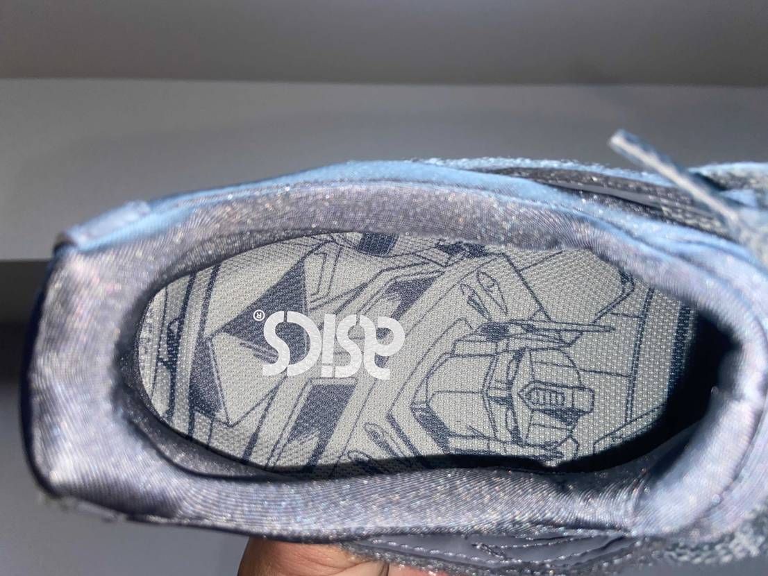 GEL-LYTE Vとトランスフォーマーのコラボモデルで付属