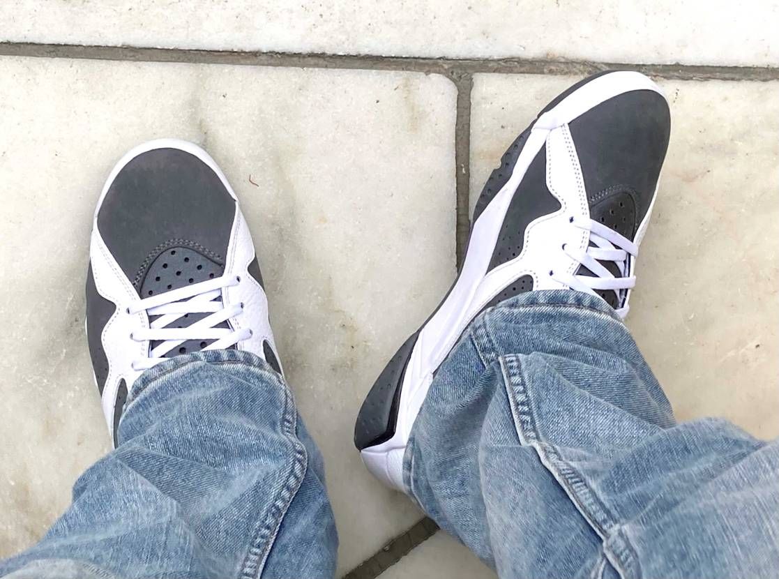 暖かくなると履けなくなるので②
nike air jordan 7 retro