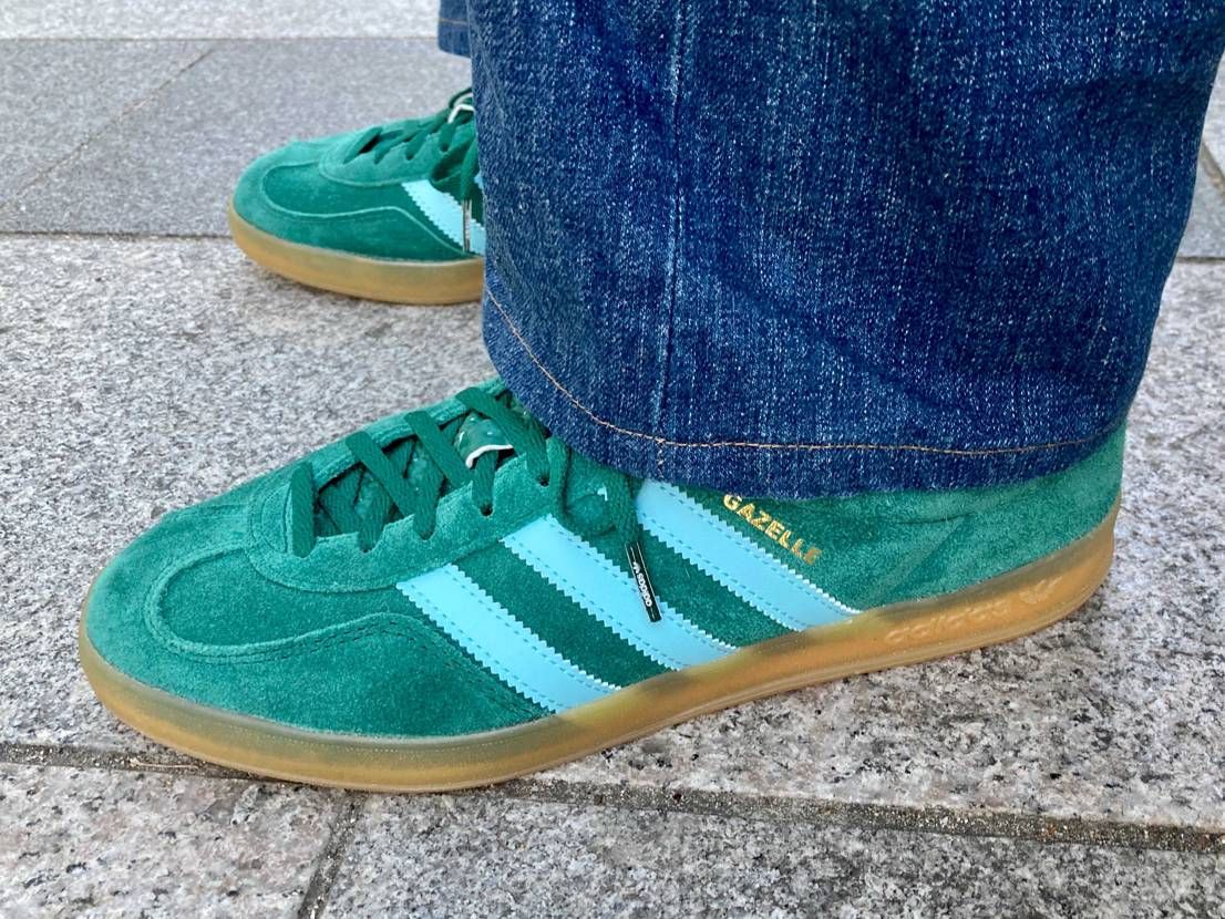 最近お気に入りのガゼルインドア😊柔らかめのガムソールが街歩きに最適🚶‍♂️先日1