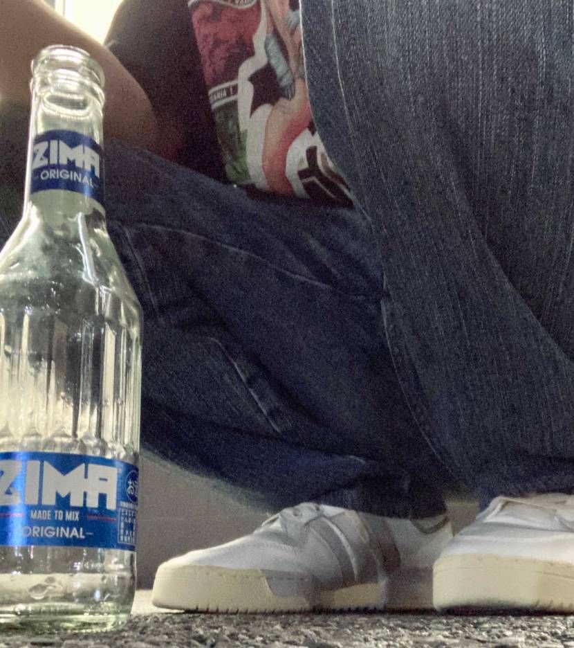 いつもの週末コンビニ前グダり大会😅ｽﾐﾏｾﾝ

All work and n